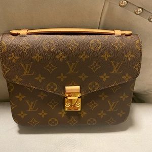 Authentic Louis Vuitton Monogram Pochette Métis